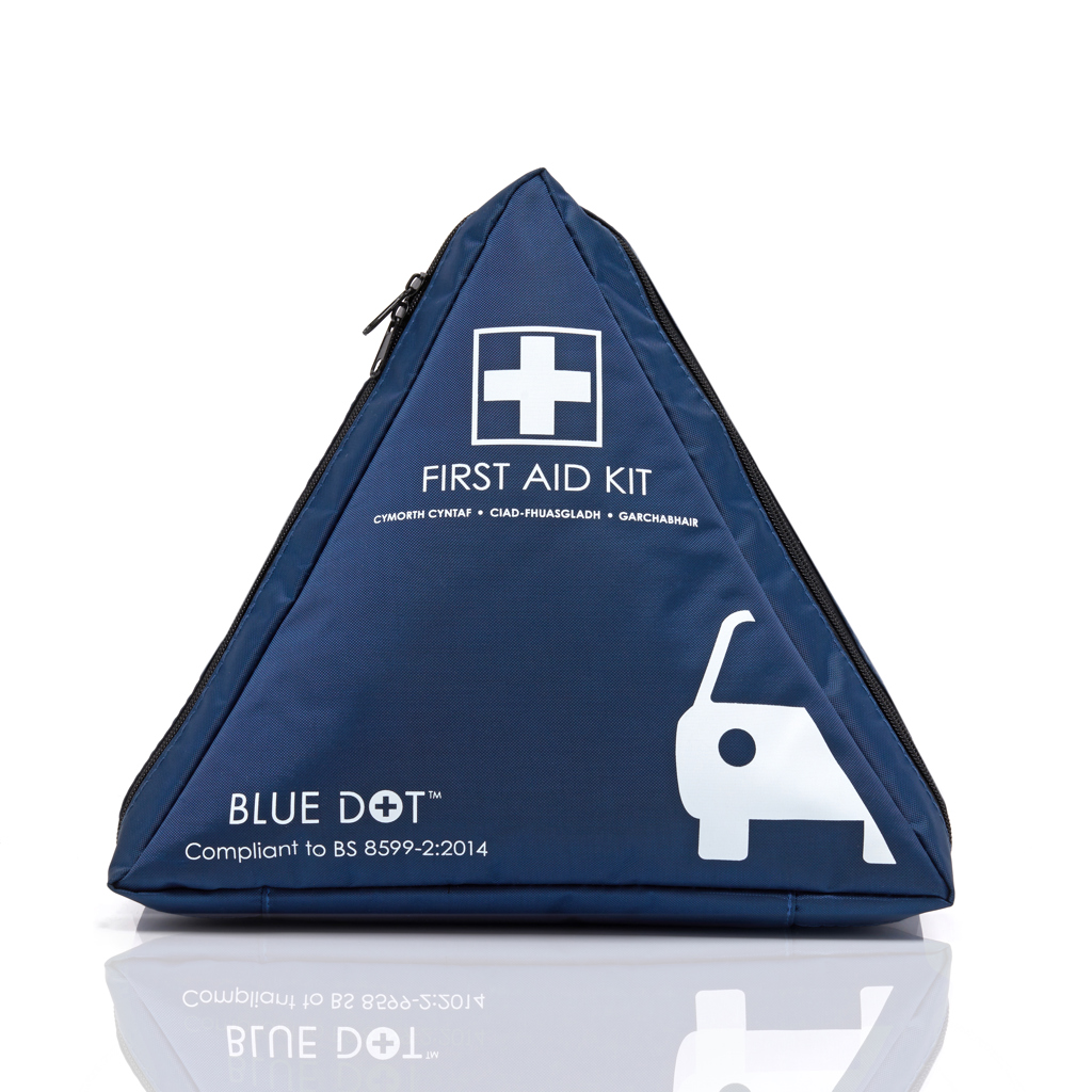 BS 8599-2 MOTOR VEHICLE FIRST AID KIT IN TRIANGULAR BAG (SMALL)